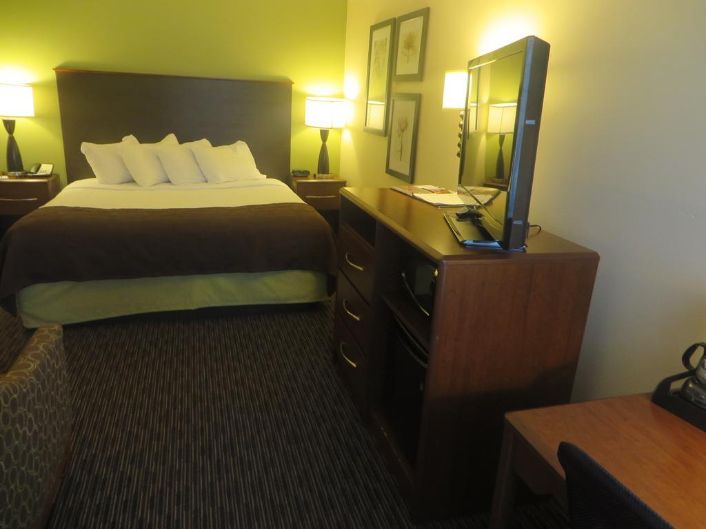 Americinn By Wyndham Rice Lake Extérieur photo