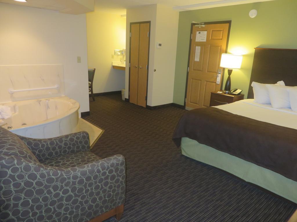 Americinn By Wyndham Rice Lake Extérieur photo
