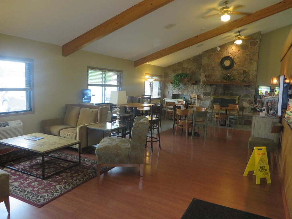 Americinn By Wyndham Rice Lake Extérieur photo