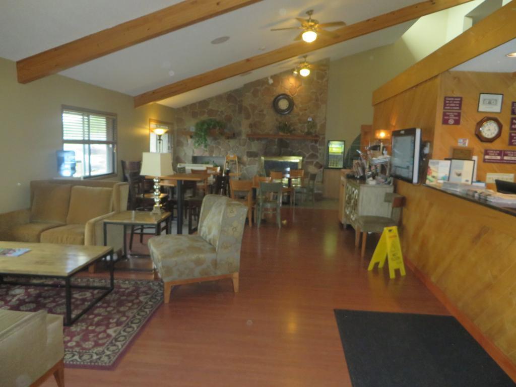 Americinn By Wyndham Rice Lake Extérieur photo