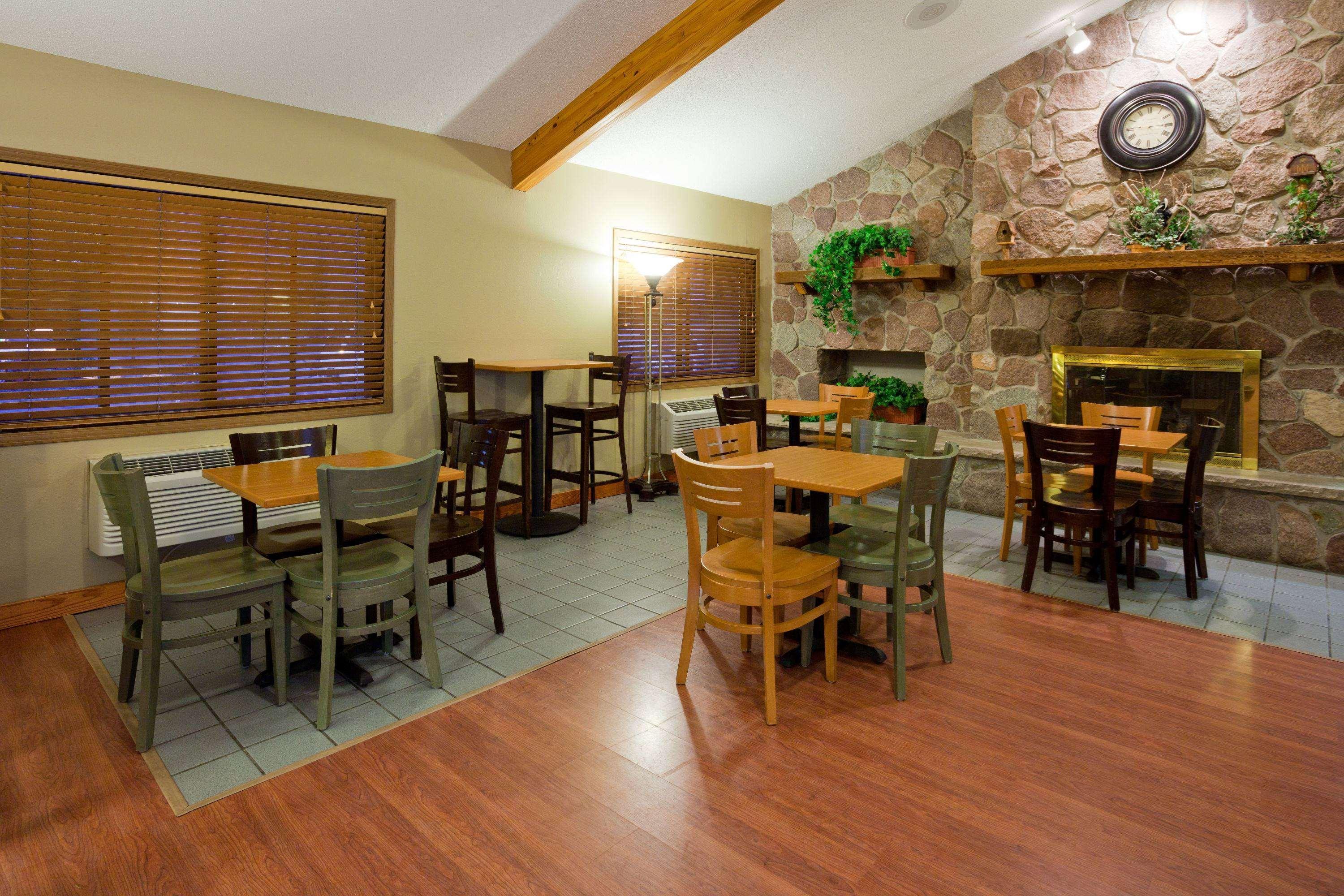 Americinn By Wyndham Rice Lake Extérieur photo